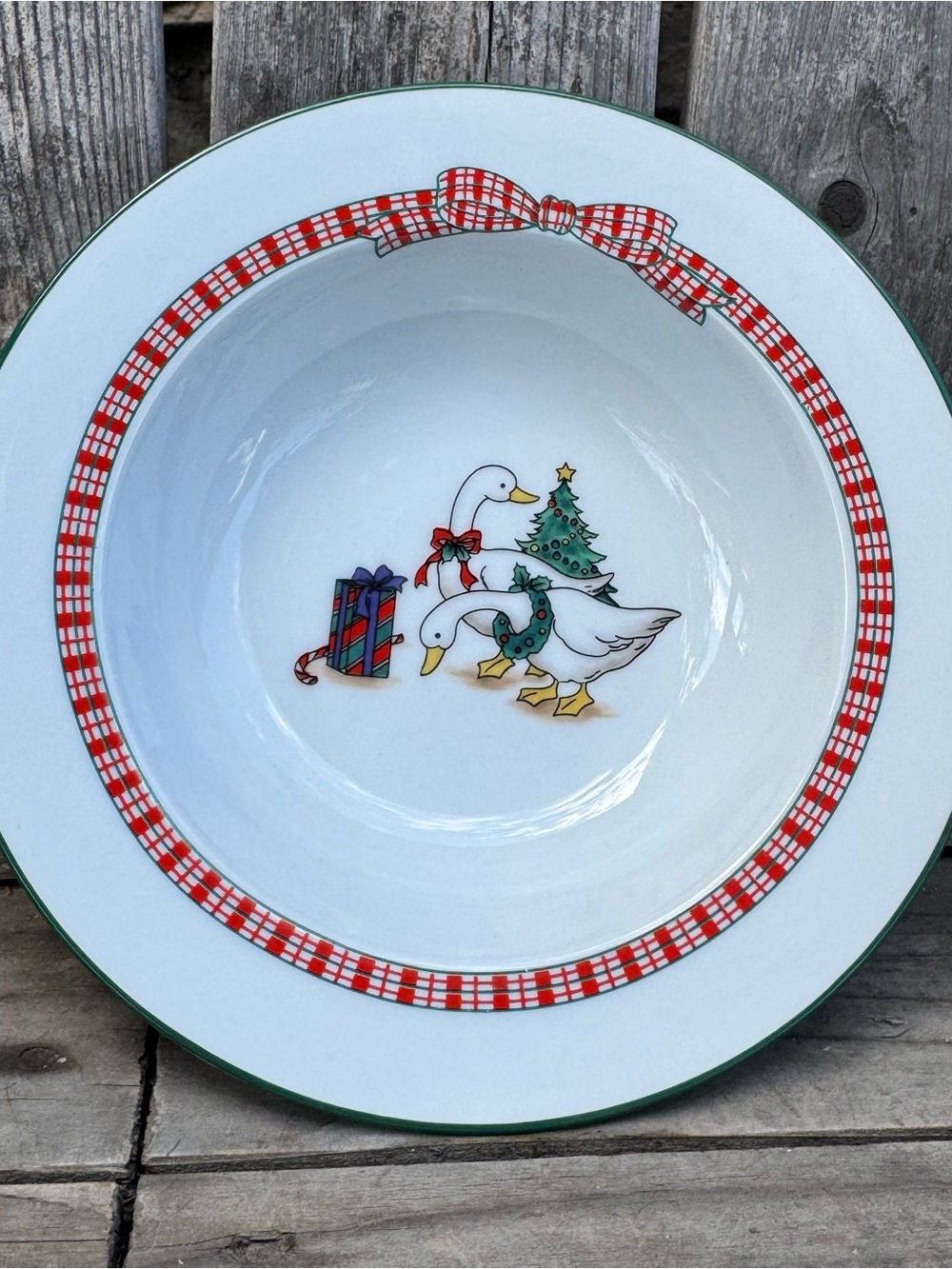 Vintage Anchor Hocking Holiday Memories Christmas Bowls - Set of 2